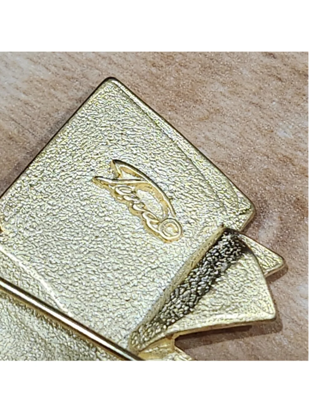 TONA GOLD TONE NANNY INFANT CARE GIVER CHARM BROOCH